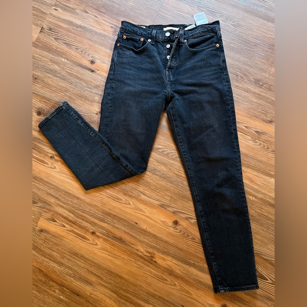 Levi’s Black Straight Leg Ankle Length Wedgie Jeans